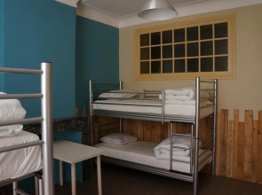 ES Hostel