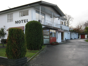 Adelphi Motel