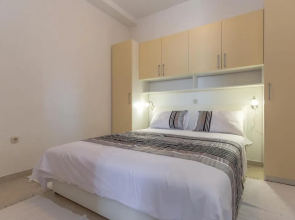 Amazing Home in Podgora With Wifi and 1 Bedrooms