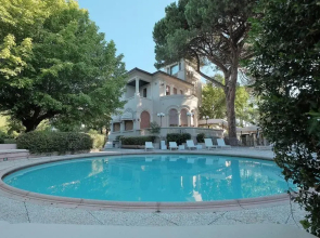 Hotel De la Ville