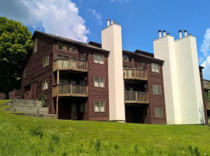 2br With High Ceilings & Private Sauna In Kettle Brook-okemo 2 Bedroom Condo
