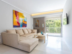 Athens Riviera -HiEnd flat at top Kavouri beach location