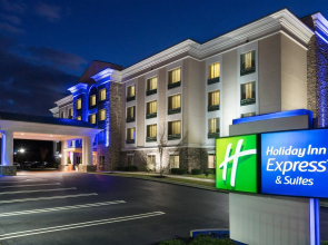Holiday Inn Express and Suites - Stroudsburg