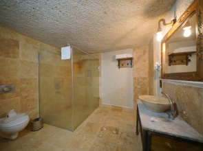 Elite Cave Suites
