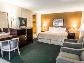 Econo Lodge Cocoa Beach - near the Port