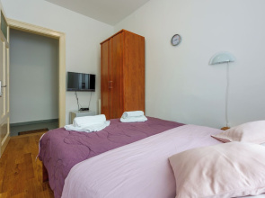 Room Laura