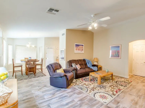 PeachTree - 2 Br home by RedAwning