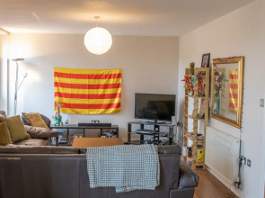2 Bedroom 2 Bathroom Flat