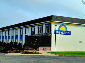 Days Inn by Wyndham Holland