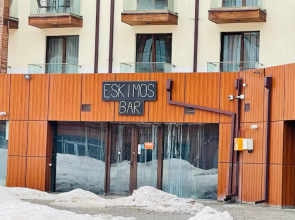 Touch the Mountains, Twins Hotel, New Gudauri