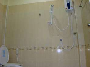 Sea Beach Koh Larn 2