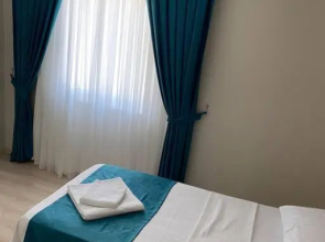 Denize yürüyerek 5 dakika turistik harika bi yer