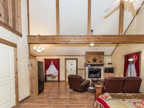 Avalon Studio Bedroom Cottage by RedAwning