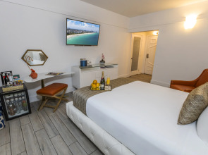 Oceanside Hotel and Suites