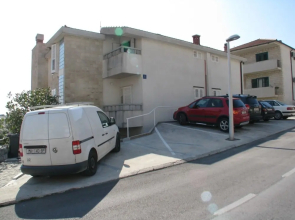 Alluring Holiday Home in Makarska With Garden