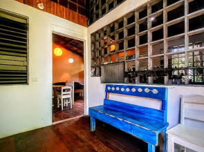Arana House
