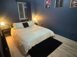 A Discreet & Elegant Play Space for Couples