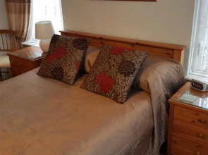 Avon Manor Guest House