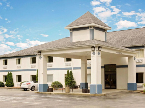 Magnuson Hotel West Liberty