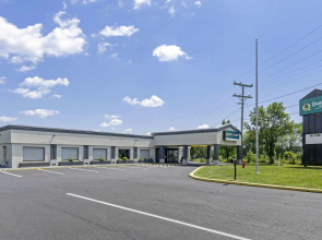 Suburban Studios Verona - Staunton North