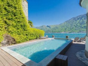 Villa Bianca - Front Lake Pool