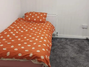 Lovely 3-bed Apartment in Parkgate Rotherham