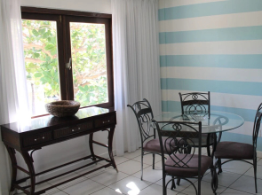 Moomba B&B Ocean Front Hostal