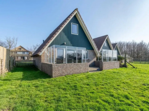 Tastefully and Modernly Furnished Holiday Home for 6 Persons