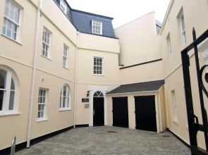 Regency Court