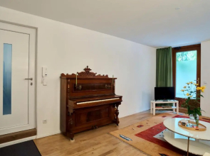 Beautiful Park Apartment for 4 Guests