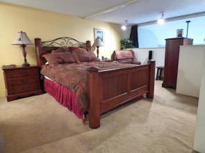 Across From Ski Area, No Car Needed, Hot Tub, Sauna WiFi