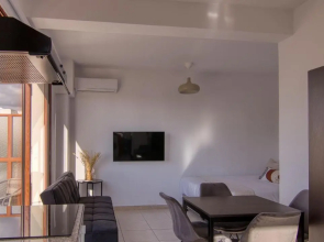 Phaedrus Living City Flat Palas 101