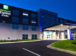 Holiday Inn Express & Suites Greenwood Mall by IHG
