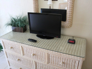 The Barefoot Hideaway at Coconut Villas of Dunedinn - Two Bedroom Cond