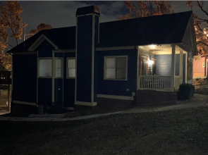 The Blue : Gourmet Kitchen, Near Downtown 3 Bedroom Duplex