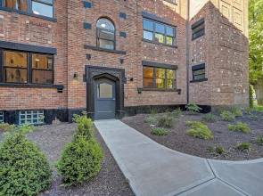 FRONTDESK 2622 Victory Pkwy Apts Cincinnati