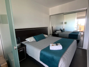 B7 Honeysuckle Executive Apartments