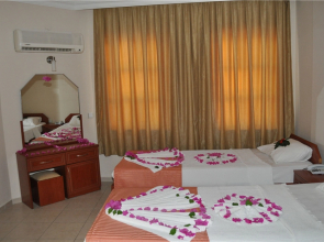 Hibiscus 1 And 2 Apart Hotel
