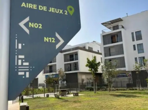 Beautiful 2beds apartment with swim pool in marina