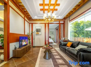 Luchuan Puyin Hot Spring Wellness Hotel
