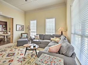 Renovated 'carnegie Cottage' - Walk to Dtwn!