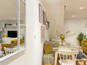 3 York Mews