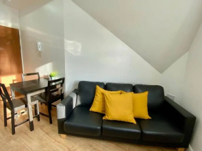 Group Of 8 Apartments For Up To 34 People By Centre!