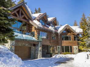 3354 Peak Drive