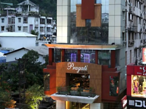 Hotel Pragati Manor