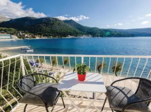 Two-Bedroom Apartment Slano with Sea view 02
