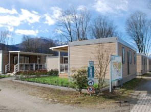 Bungalow Isola Premium Gudo