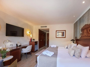 Pullman Dubai Jumeirah Lakes Towers - Hotel & Residence