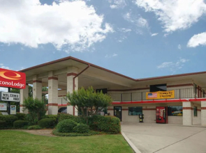 Econo Lodge East