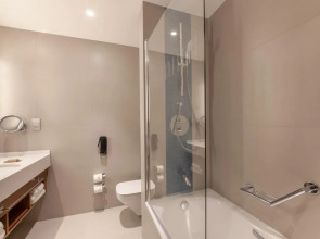 Отель DoubleTree by Hilton Dubai Al Jadaf